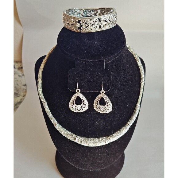 Premier Designs Filigree Jewelry Set Necklace Earrings Bracelet 3 Piece Gift - Picture 1 of 16